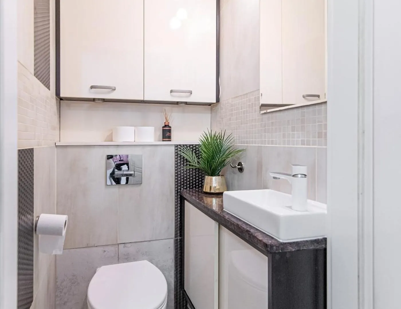 Partynice Lila House Apartment Wroclaw Poland